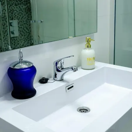 Ronda Sant Antoni Apartment