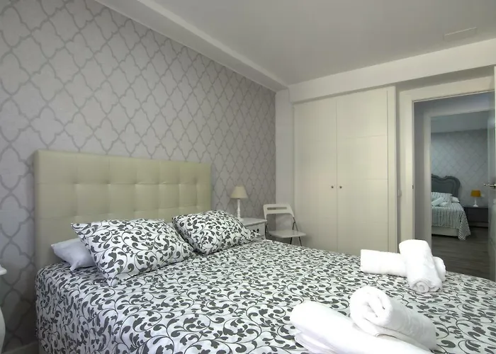 Ronda Sant Antoni Διαμέρισμα *